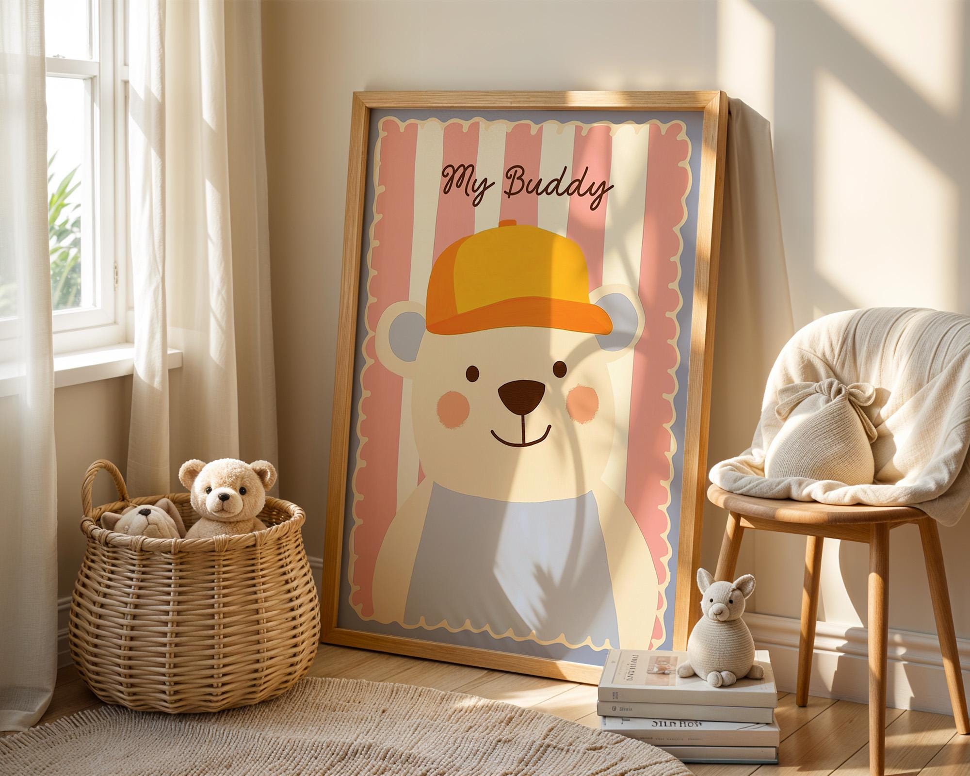 Poster Kinderzimmer Bär · My Buddy Schriftzug · Süßes Tierposter mit Mütze · Rosa & Pastell Deko · Freundliches Wandbild · Ohne Rahmen